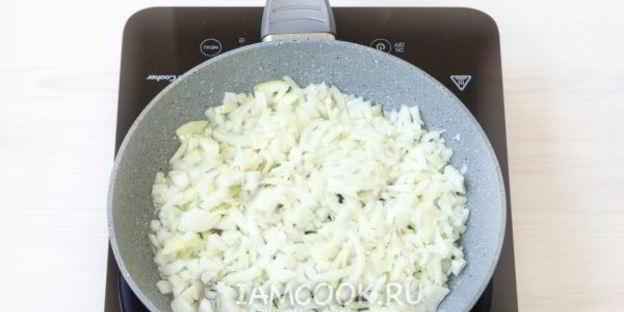 томатный суп-пюре с базиликом