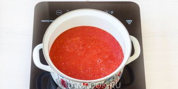 томатный суп-пюре с базиликом