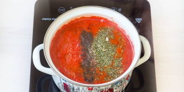 томатный суп-пюре с базиликом