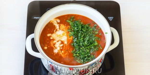 томатный суп-пюре с базиликом