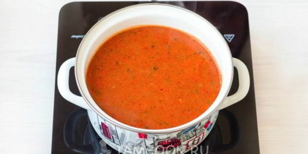 томатный суп-пюре с базиликом