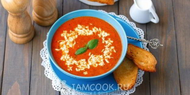 томатный суп-пюре с базиликом