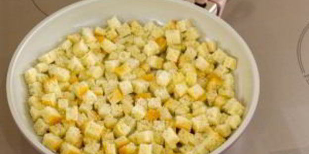 тыквенный суп-пюре с ароматными сухариками