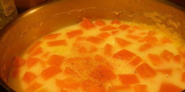 тыквенный суп-пюре с имбирным кремом