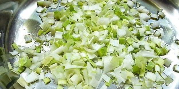 тыквенный суп-пюре с нутом и креветками