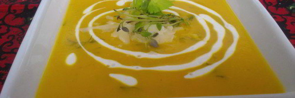 Тыквенный суп-пюре Солнышко на блюде