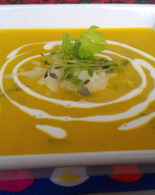 Тыквенный суп-пюре Солнышко на блюде