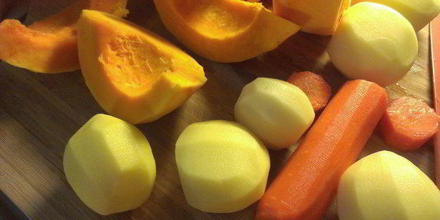 тыквенный суп-пюре солнышко на блюде