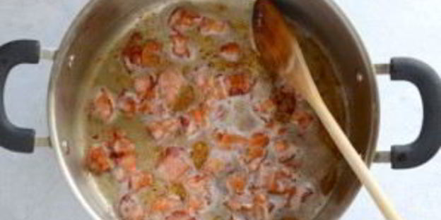 суп с белой фасолью и беконом