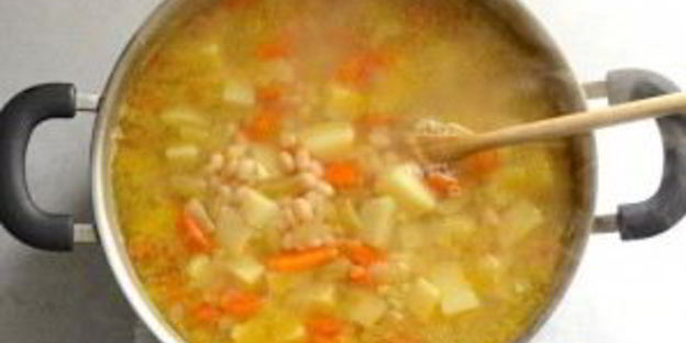 суп с белой фасолью и беконом