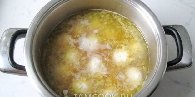 суп с красной чечевицей и фрикадельками