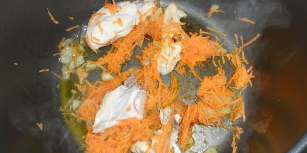 суп с курицей и плавленным сыром в мультиварке