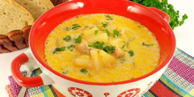 суп с курицей и плавленным сыром в мультиварке