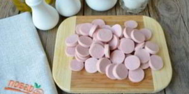 суп с квашеной капустой и сосисками