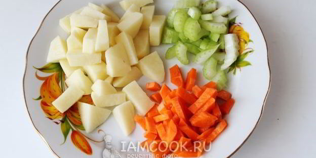 суп с замороженными лесными грибами и вермишелью