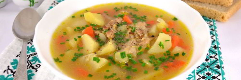 Суп со свининой и кукурузной крупой в мультиварке