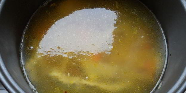 суп со свининой и кукурузной крупой в мультиварке