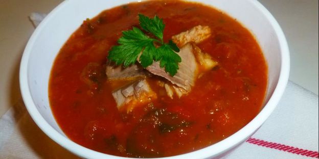томатно-сельдерейный суп с рыбой