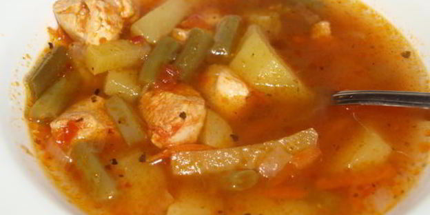 томатный куриный суп со стручковой фасолью