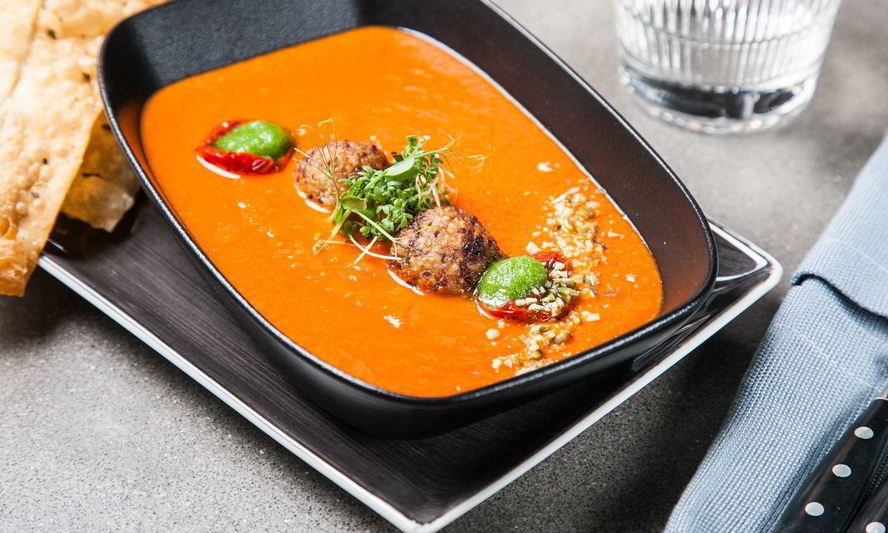 Рецепт томатного супа с фрикадельками из киноа