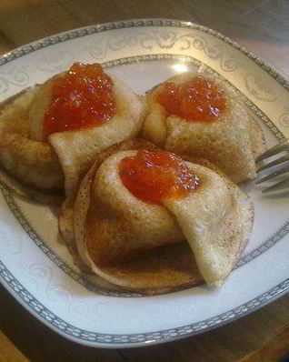 Блинчики с красной икрой