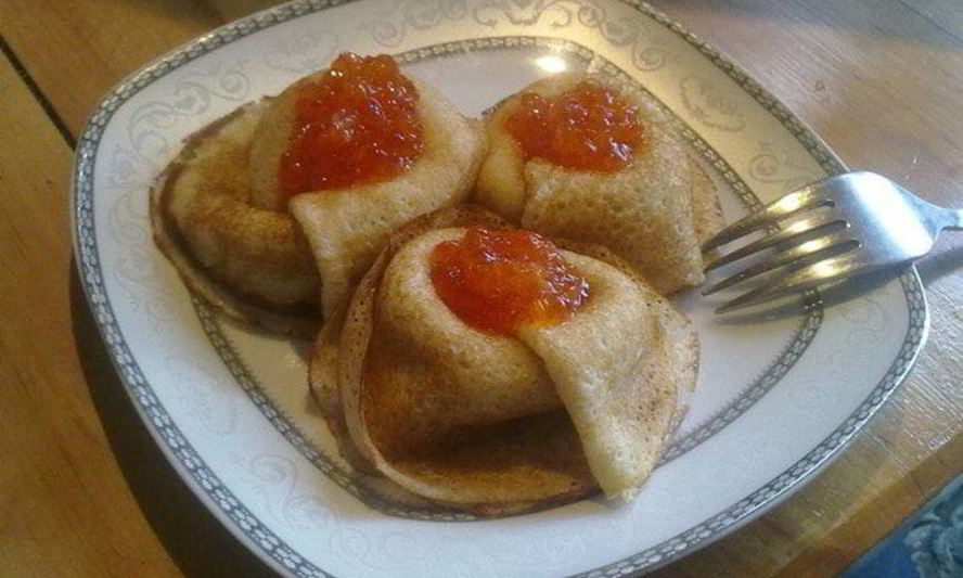 Рецепт блинчиков с красной икрой