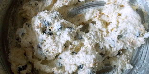 блинчики с творогом, изюмом и апельсиновой цедрой