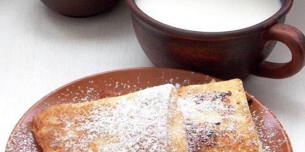 блинчики с творогом, изюмом и апельсиновой цедрой