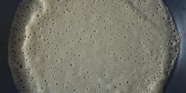 блины на кефире с водкой и гречневой мукой