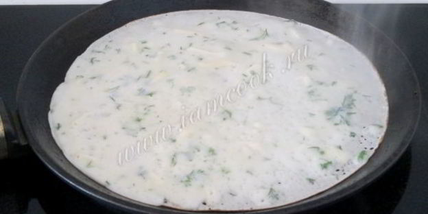 блины с припеком из сыра и зелени