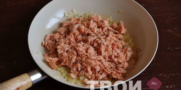 блины с рыбой