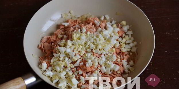 блины с рыбой