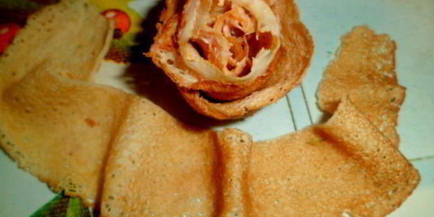 блины с сайрой и яйцами