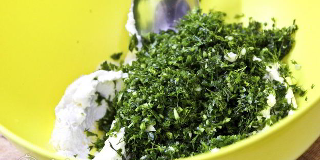 блины с творогом и зеленью