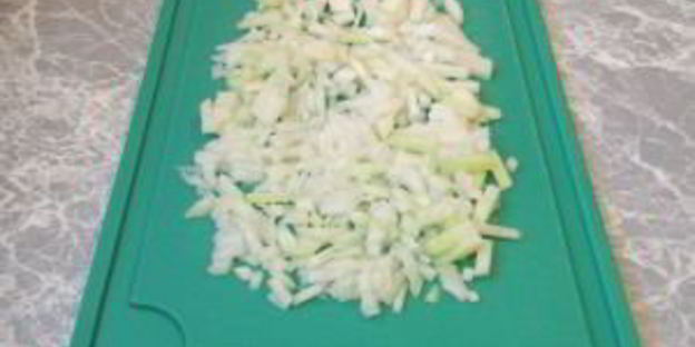 фаршированные блины, запеченные с ветчиной и сыром