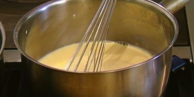 миндальные блины с карамелизированными грушами