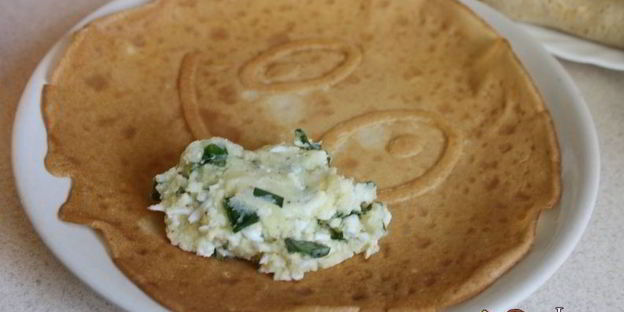 пшенично-ржаные блины с картофельной начинкой