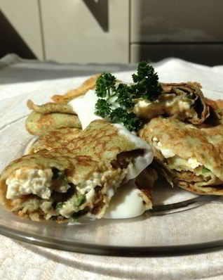 Ржаные блинчики на сыворотке со щавелем и петрушкой