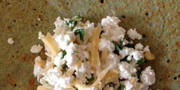 ржаные блинчики на сыворотке со щавелем и петрушкой