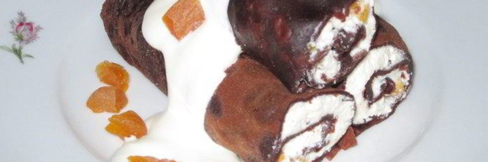 Шоколадные блинчики с творогом и курагой