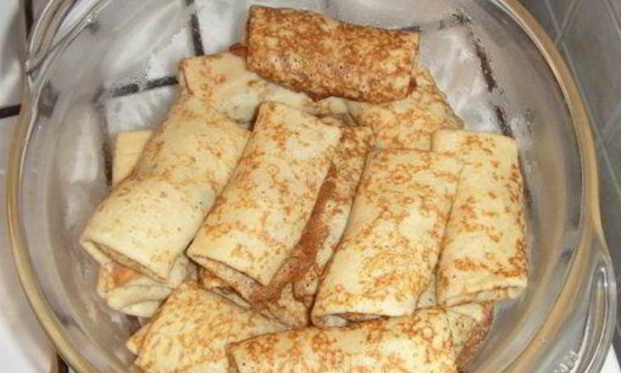 Рецепт тонких блинчиков на кефире с начинкой