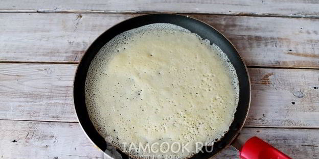 тонкие блины с дырочками на дрожжах