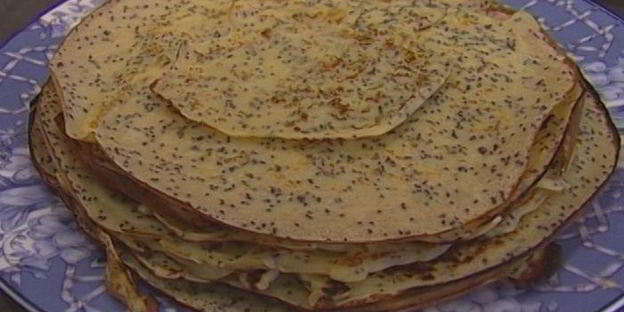 венгерские маковые блины с изюмом и грецкими орехами