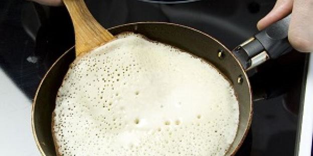 заварные блины на кефире с яблочным соком