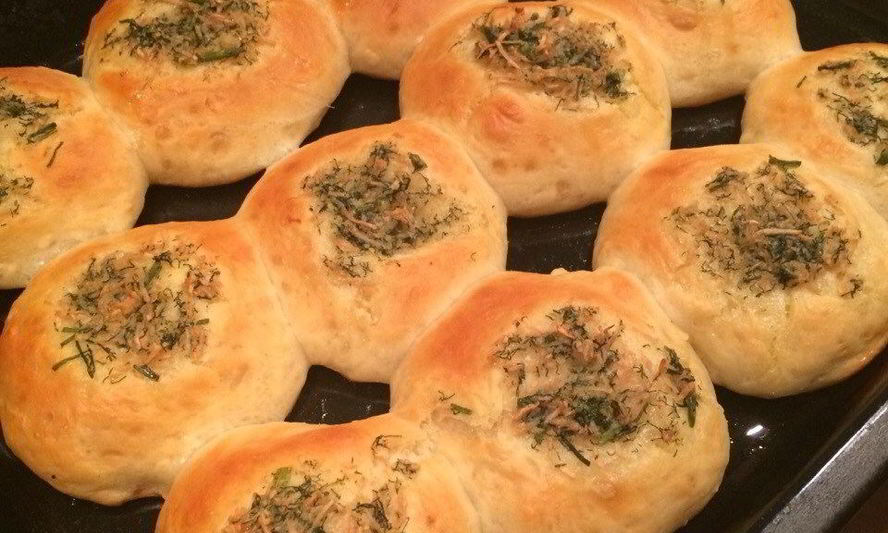 Рецепт ароматных чесночных булочек с зеленью