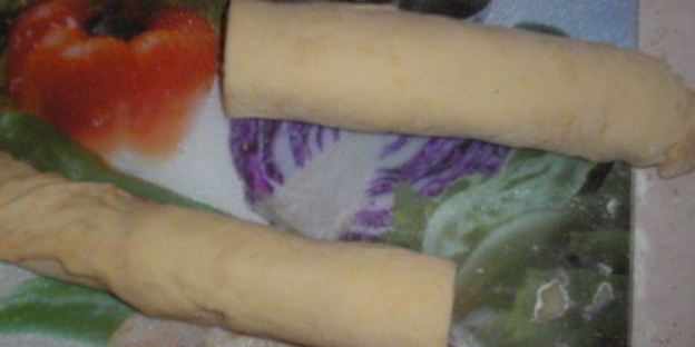 булочки cinnabon с корицей и сладкой глазурью