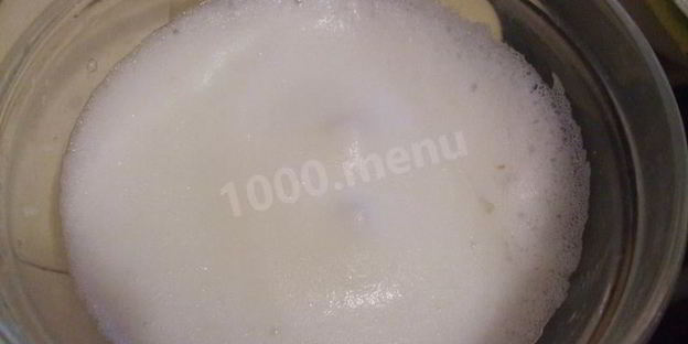 булочки из слоеного дрожжевого теста с сахаром