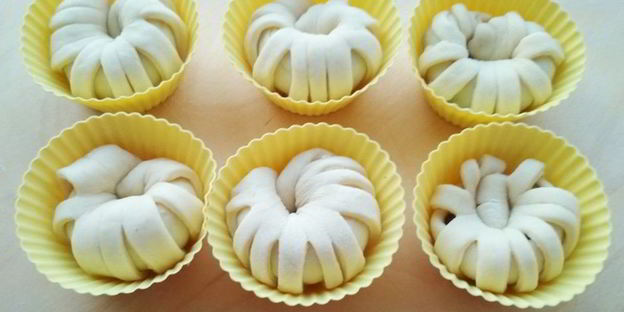 булочки с глазированными яблоками