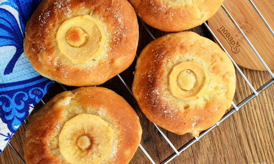 Рецепт булочек с яблоками, грушей и пряностями