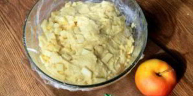 булочки с яблоками, грушей и пряностями